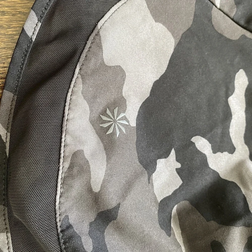 Athleta Women's Racer Run Shorts 4‎ Camo Gray Black Size S Athleisure Gym Sporty
